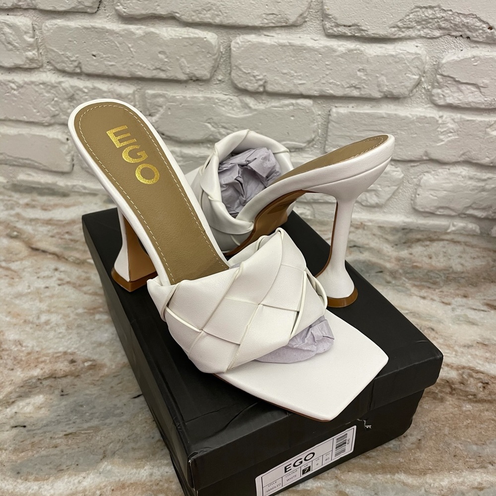 EGO Woven Square White Mule heel